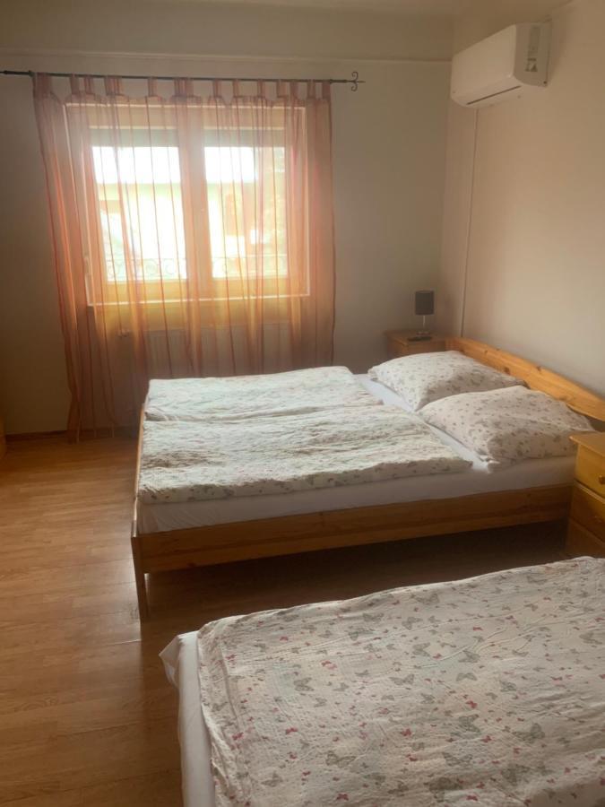 Gabor Aron Apartment Хайдусобосло Экстерьер фото