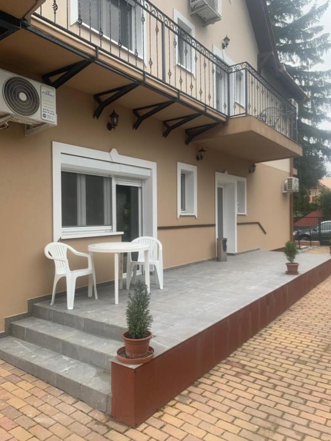 Gabor Aron Apartment Хайдусобосло Экстерьер фото
